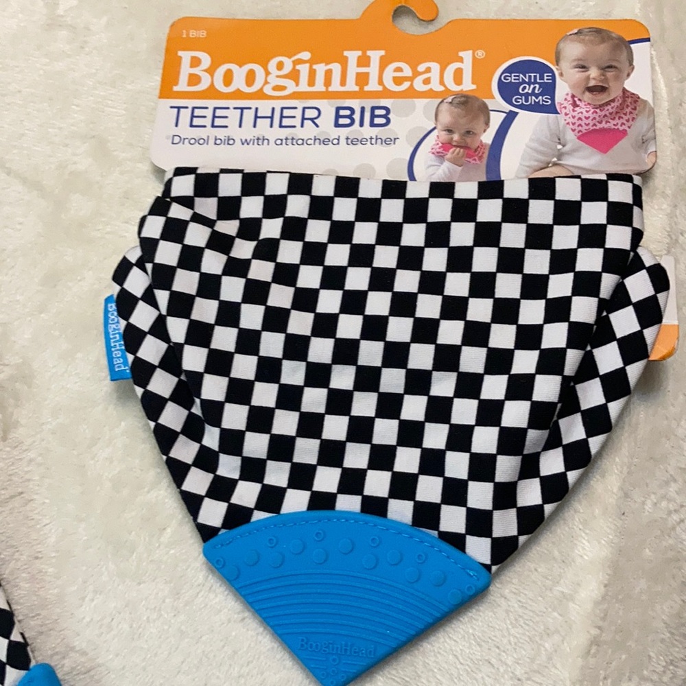 3/$20💕2x Teether bibs.